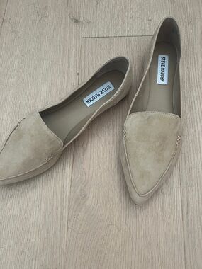 Steve Madden Tan Suede Pointed-Toe Flats